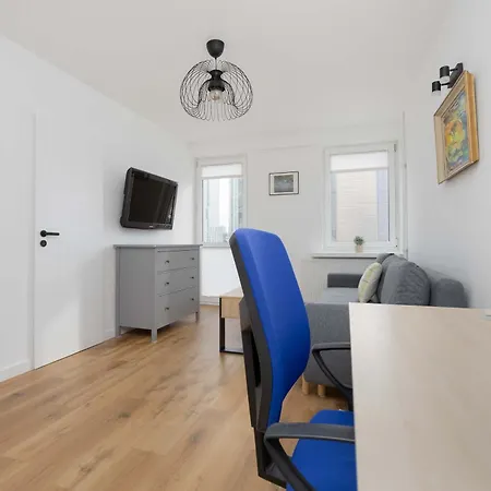شقة Stylish In The Center Of For 4 Guests By Renters وارسو
