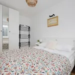 Appartement Stylish In The Center Of For 4 Guests By Renters