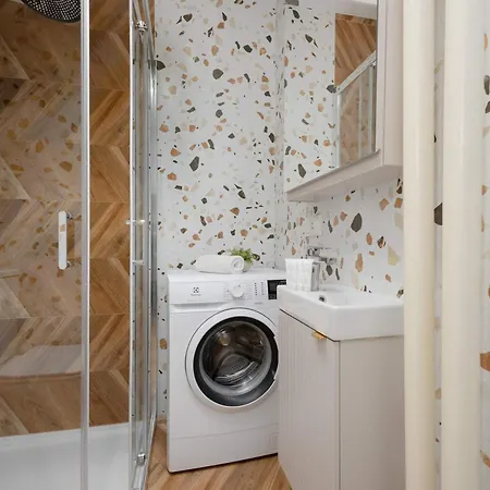 Stylish In The Center Of For 4 Guests By Renters